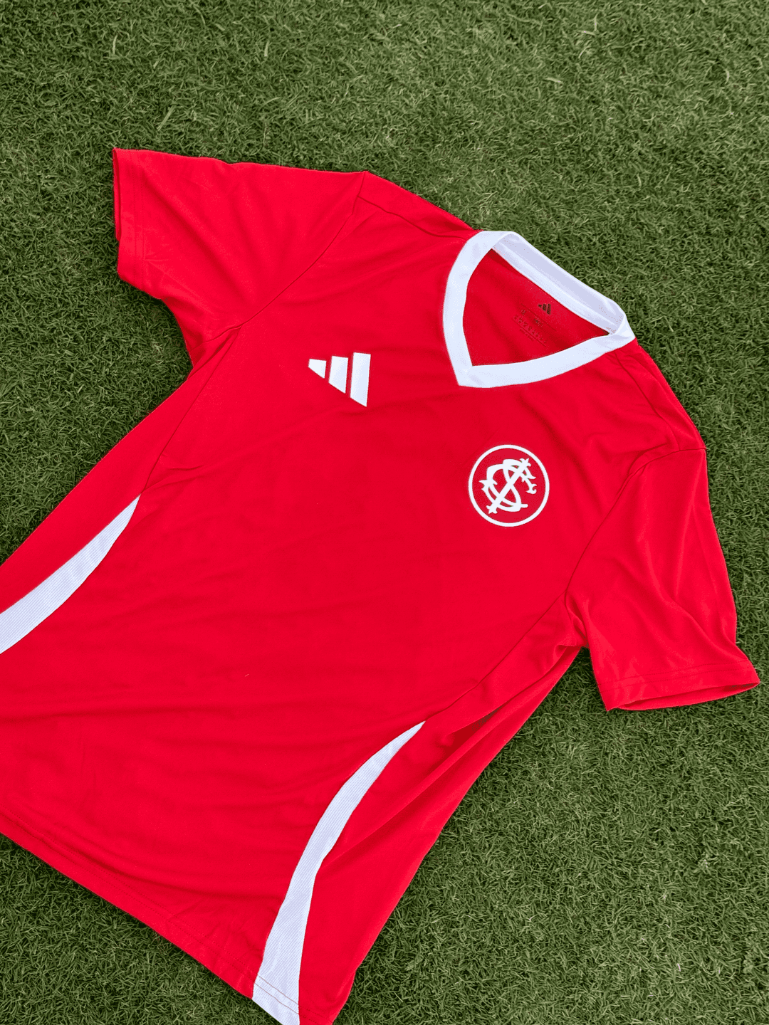 Inter e adidas lançam Fan Shirt 2025
