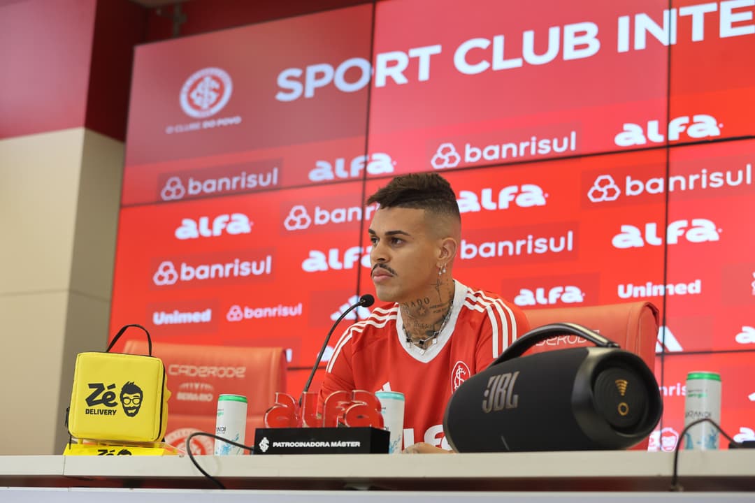 Volante Richard é apresentado no Beira-Rio